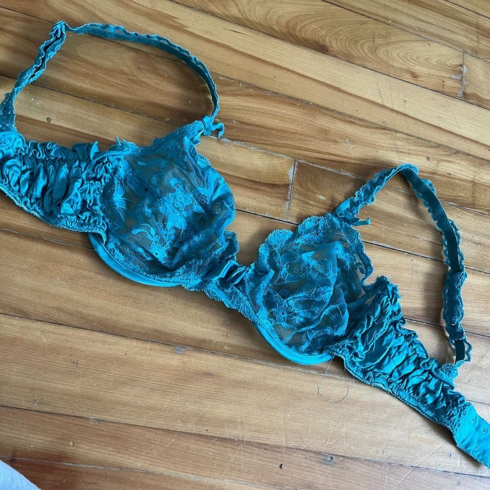 Victoria's Secret Teal Lace Ruffle Underwire Bra Size 34C
